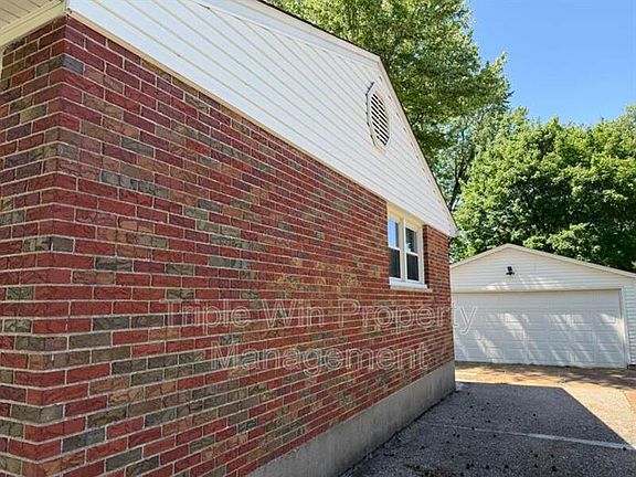4th image of 185 Saint Eugene Ln