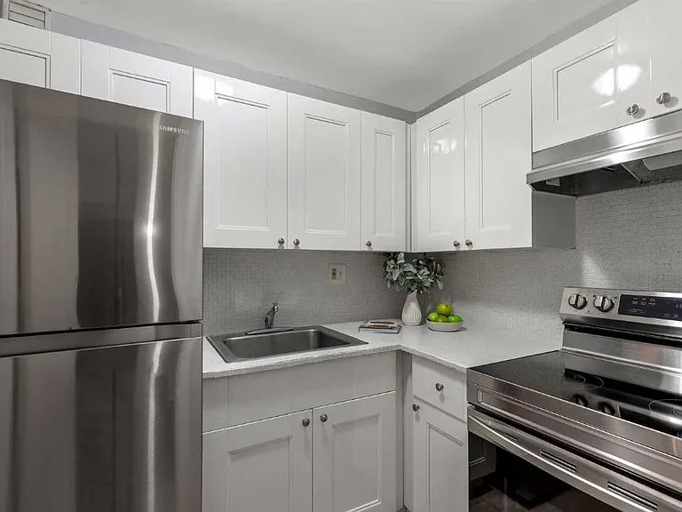 Amberstone Apartments — Photo 20