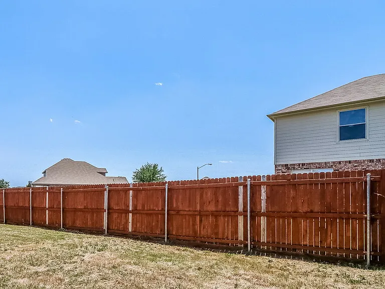 1235 Sweetwater Dr — Photo 15