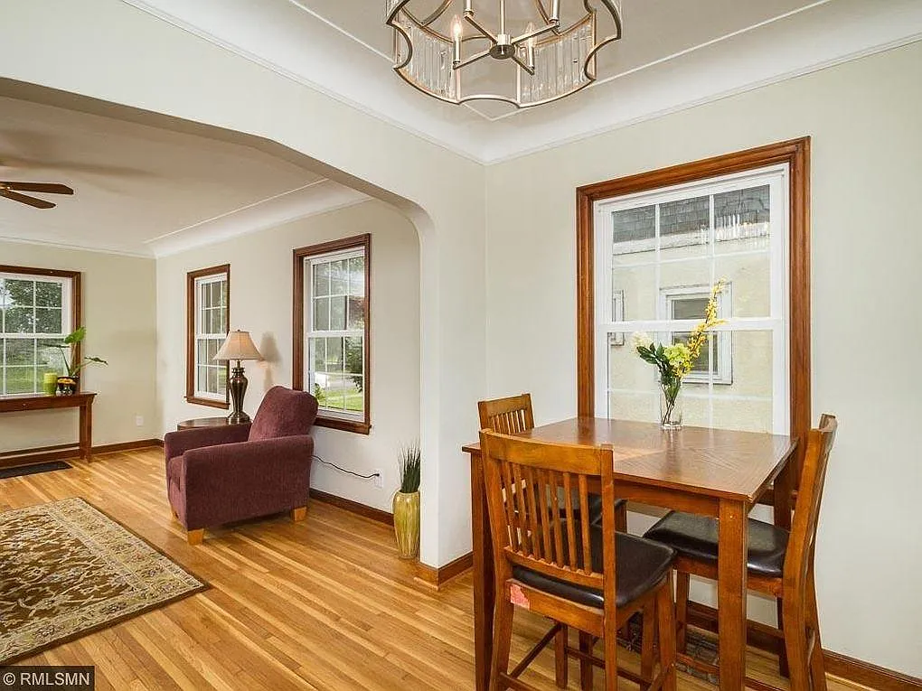 1520 Carroll Ave — Photo 3