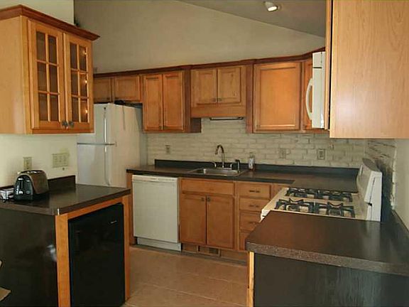 2nd image of 23 Taylor Dr E