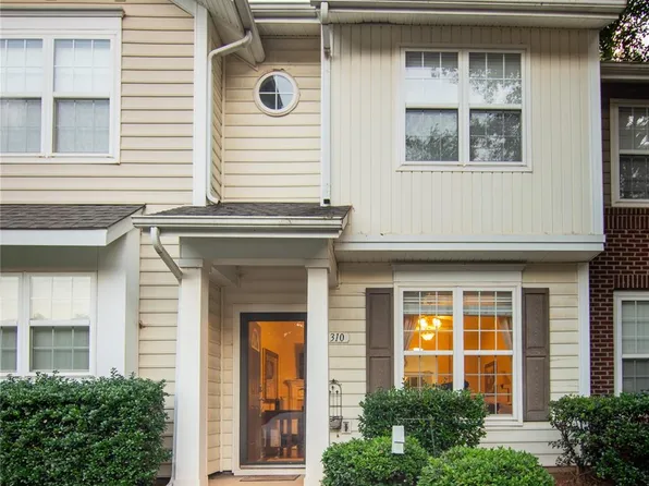 8310 Chaceview Ct, Charlotte, NC 28269