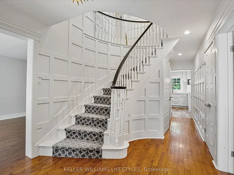 1713 Phillbrook Cres — Photo 5