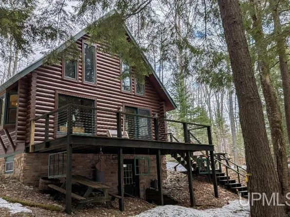 8379 W Twin Lake Rd, Shingleton, MI 49884