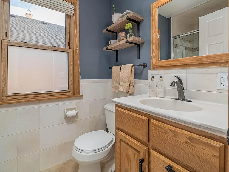 5170 N Bay Ridge Ave — Photo 14