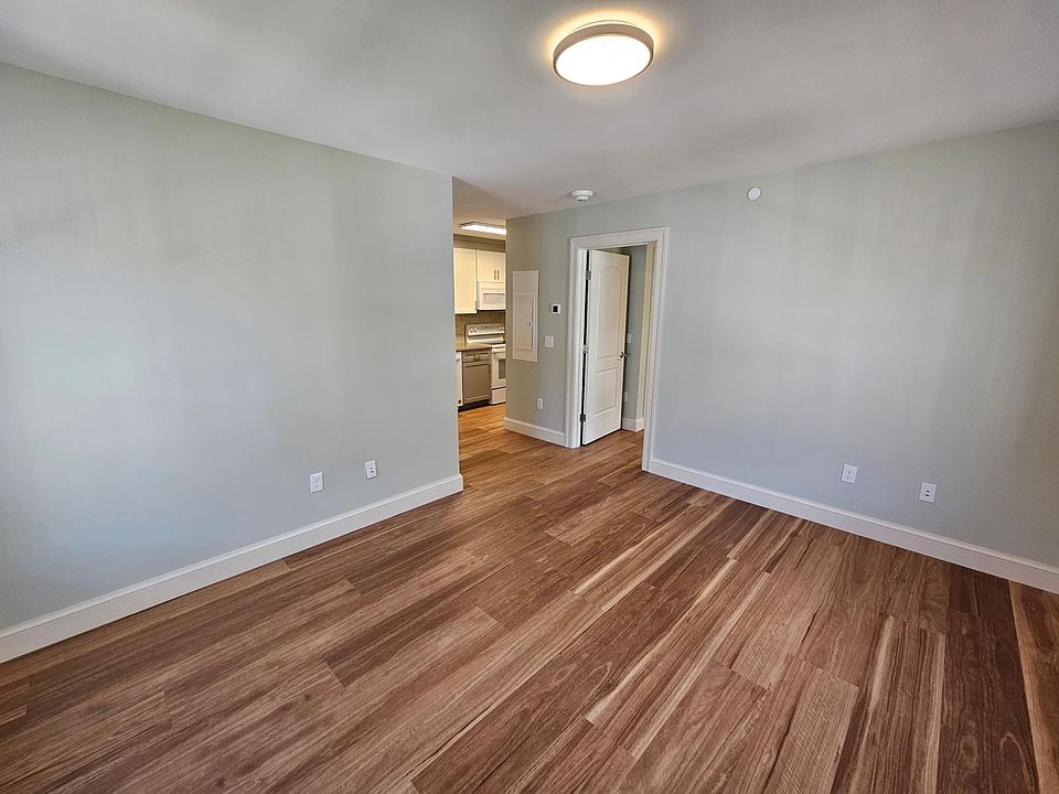 462 Main St 462 Main St Amherst MA Zillow