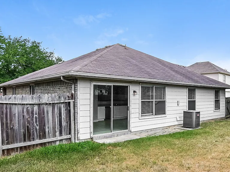 3306 Coldwater Canyon Ln — Photo 16