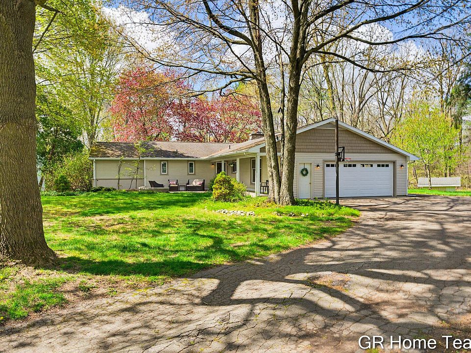 1st image of 4090 Baywood Dr SE