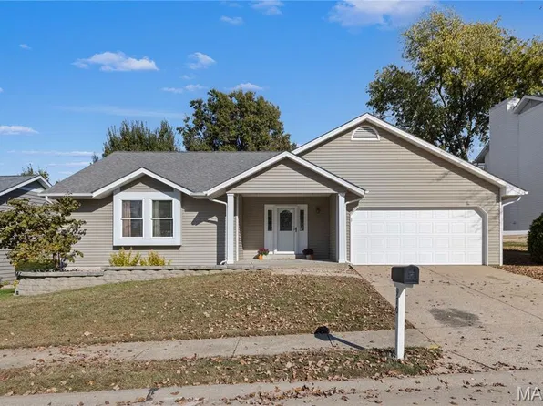 970 Whispering Ridge Ln, Saint Peters, MO 63376