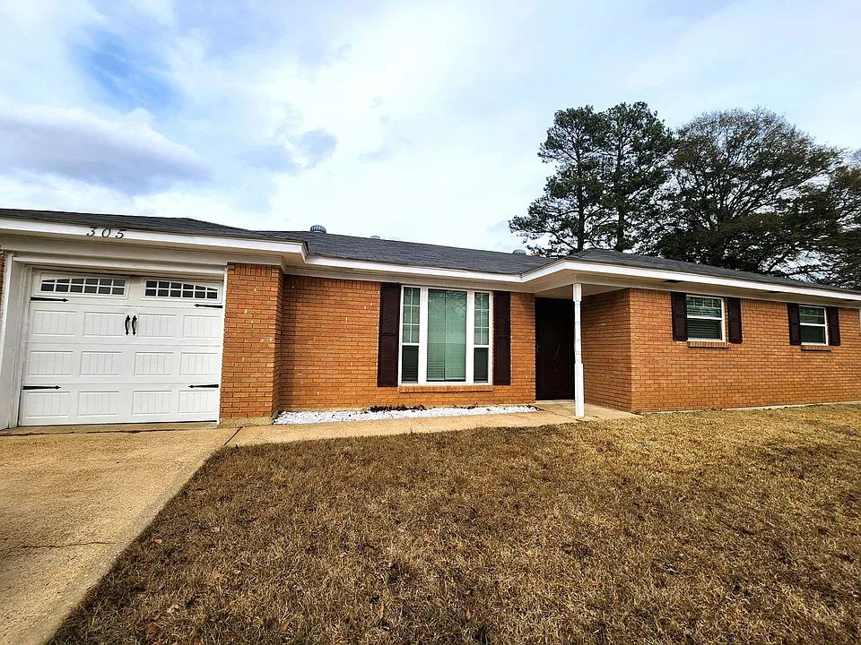 305 W Greenfield Dr