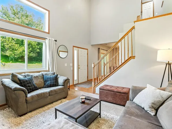 3768 Abercrombie Ln, Stillwater, MN 55082