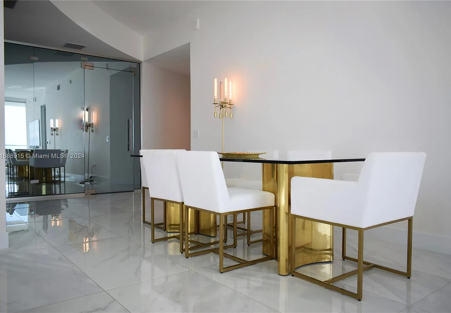 2 bed, 1573 sqft, $17,900 — Photo 2