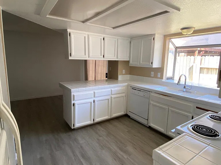 8208 Fawn St — Photo 10