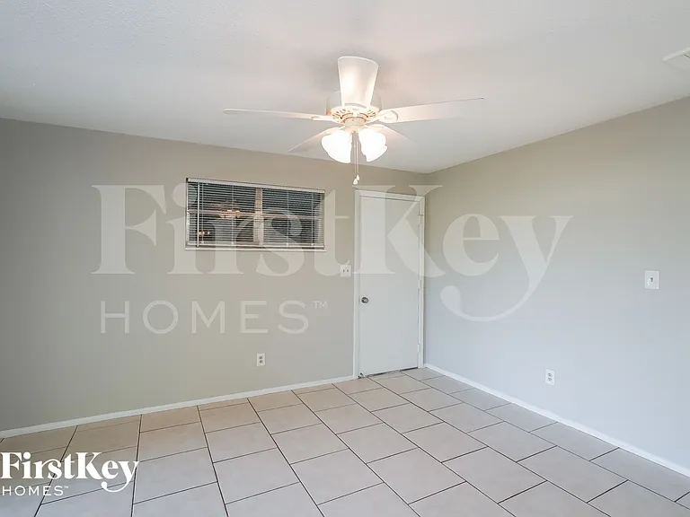 1423 Caywood Cir S — Photo 2