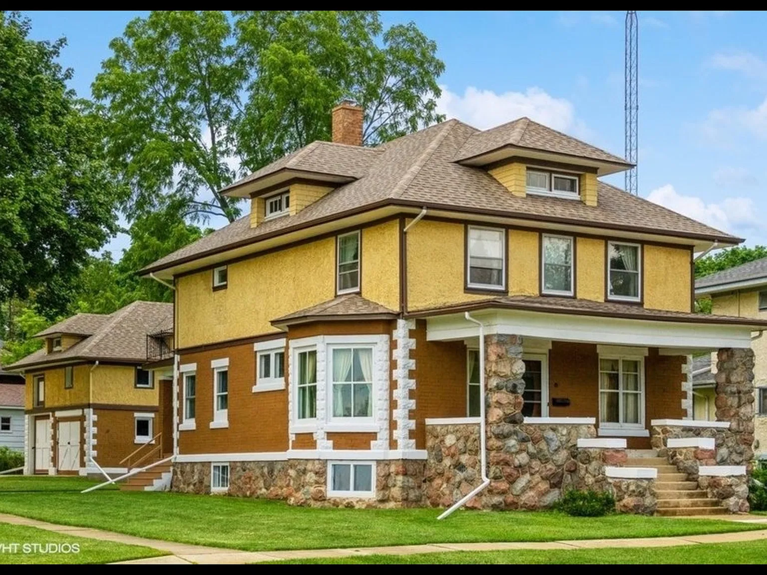 4 bed, 2400 sqft, $2,600 — Photo 1