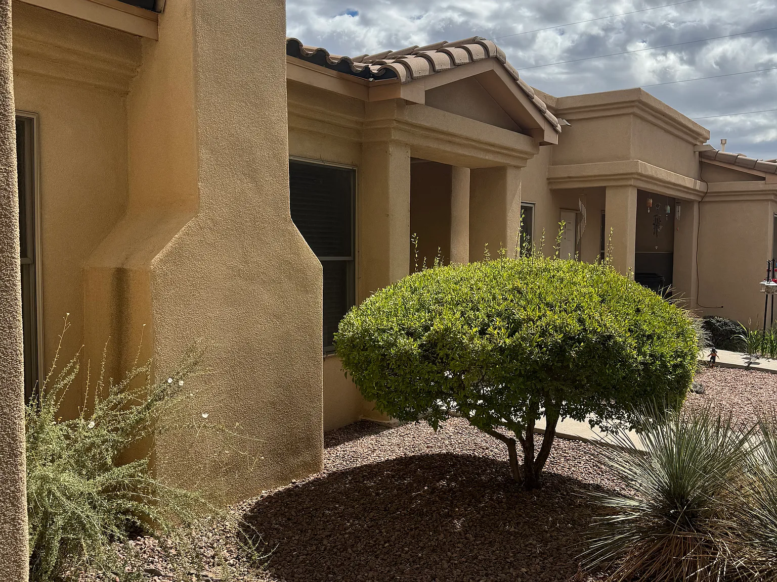 3 bed, 1200 sqft, $1,900 — Photo 2