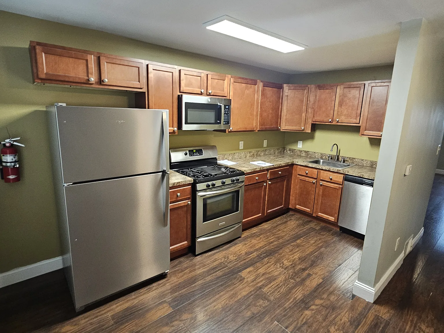 412 E Basin St — Photo 1