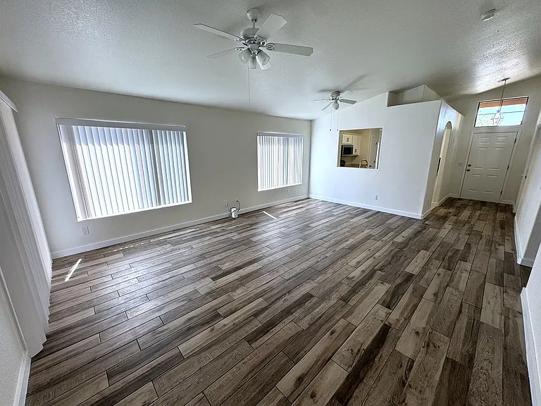 12710 W Ash St — Photo 9