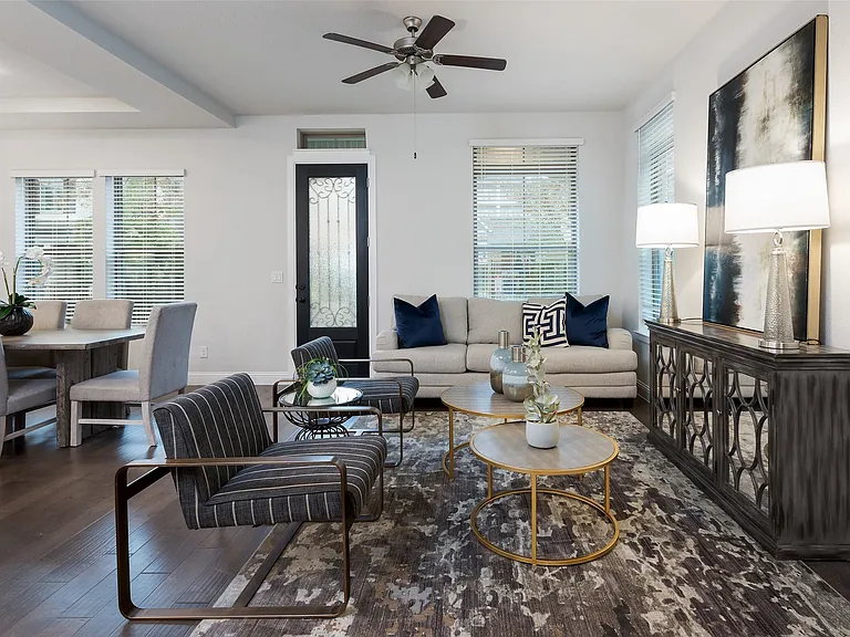 1115 Manacor Ln — Photo 4