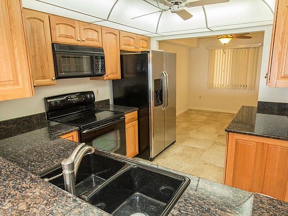 Updated Full Size Kitchen