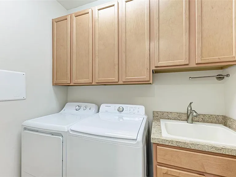 228 Maraviya Blvd — Photo 40