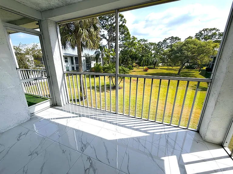 7050 Nantucket Cir #6 — Photo 12