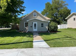 602 E 31st St, Kearney, NE 68847