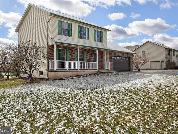 2nd image of 440 Whisler Rd