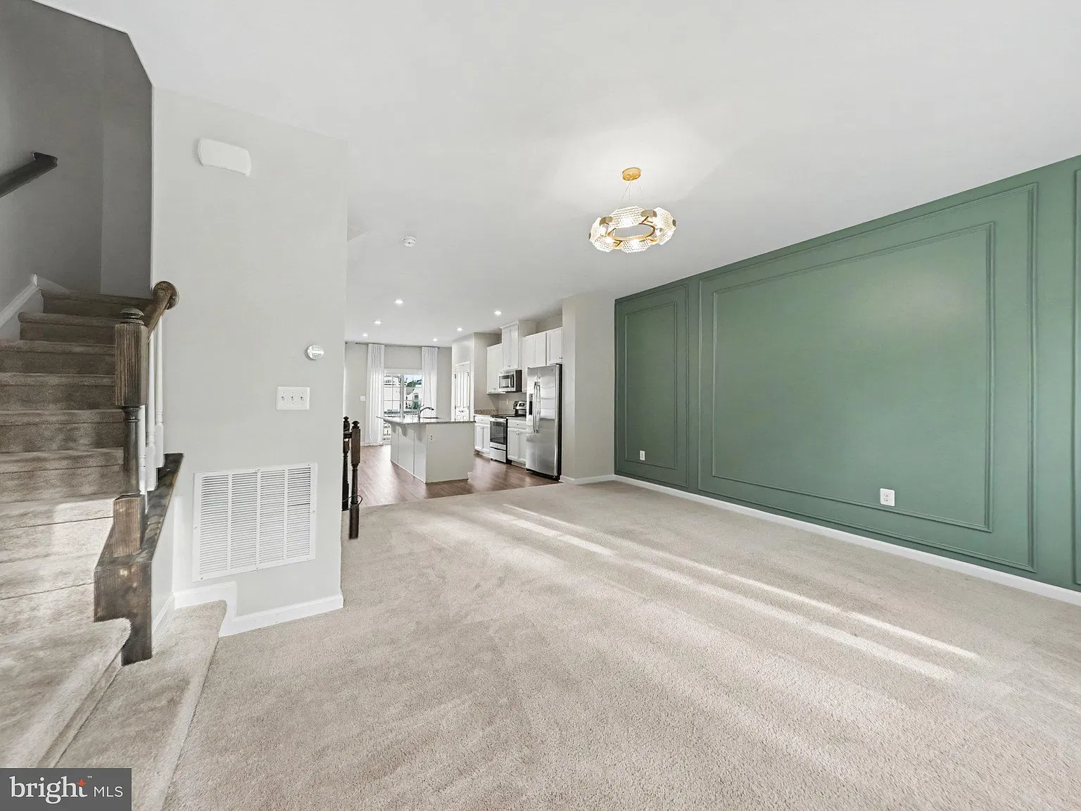 3 bed, 2.5 bath, 2320 sqft, $2,600 — Photo 4