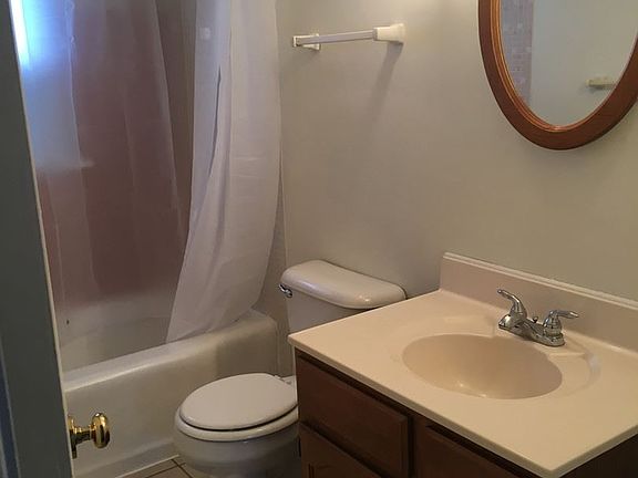 3rd image of 335 N Pine St 335 N Pne