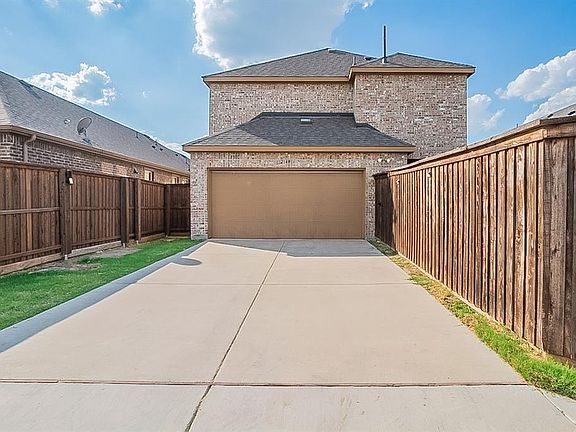 2nd image of 2149 Miramar Dr