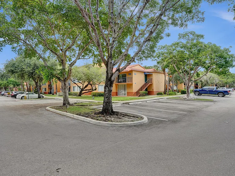 10773 Cleary Blvd #111 — Photo 34