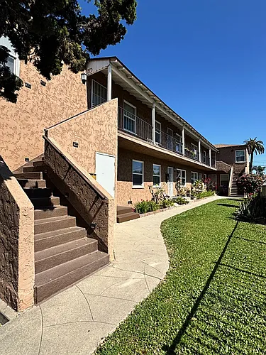 2444 Pacific Ave Photo 1