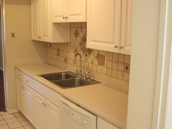 3rd image of 1627 Gulfview Dr
