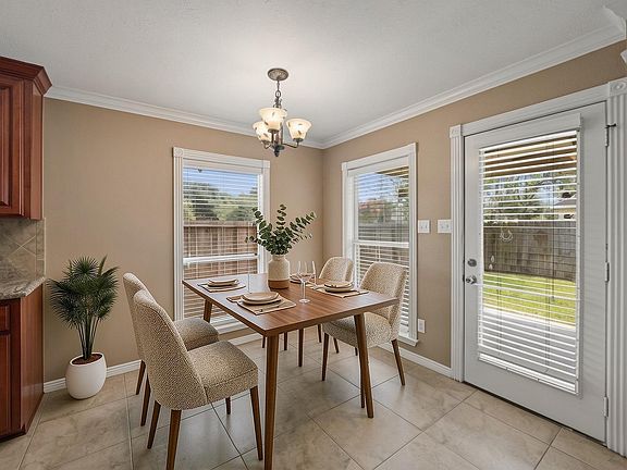 4th image of 4903 Lake Daniel Ct