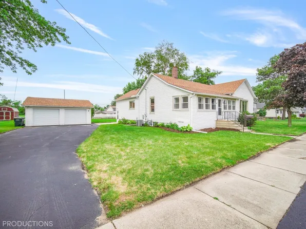 170 W Elm St, Coal City, IL 60416