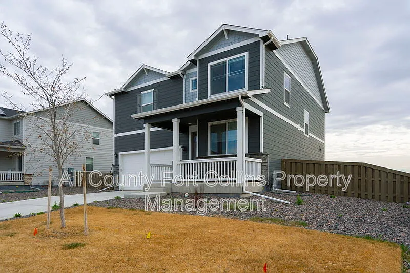 4 bed, 3.0 bath, 2471 sqft, $2,875 — Photo 2