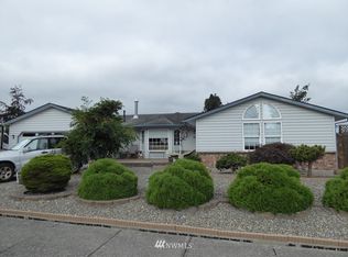 215 S 30th St #TOWNHOUSE, Mount Vernon, WA 98274