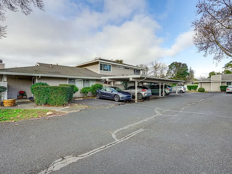 46 Belvedere Ct #ID1305147P — Photo 23