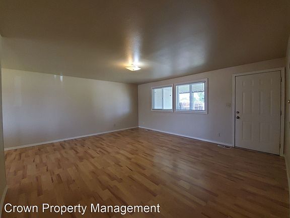 3rd image of 2108 Lee Blvd