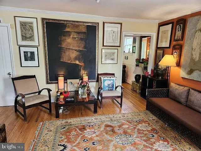 4 bed, 3.0 bath, 2104 sqft, $5,700 — Photo 4