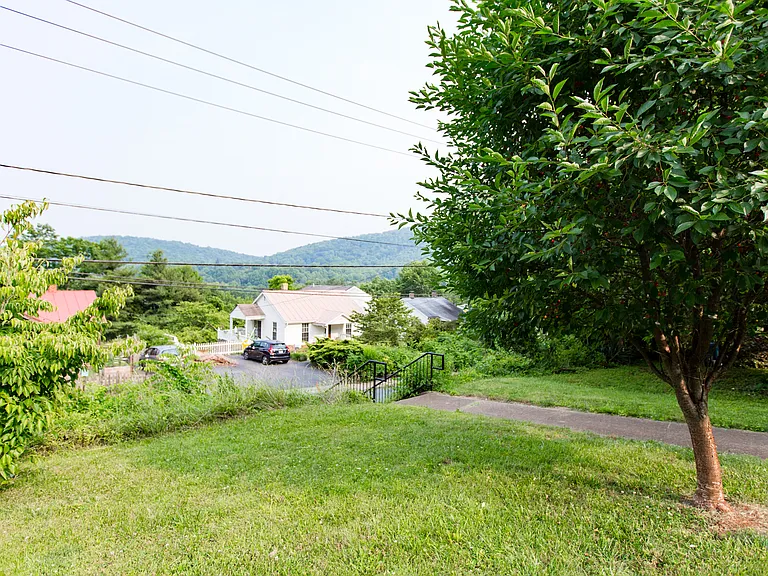 1601 Monticello Rd — Photo 43