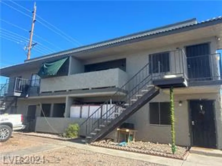 1305 Kari Lee Ct — Photo 2
