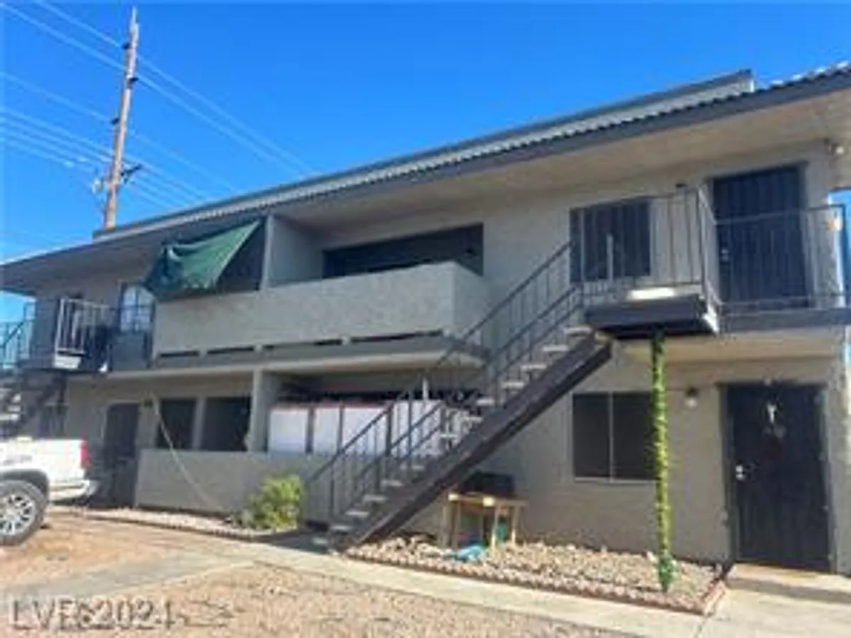 Building Photo - 1305 Kari Lee Ct