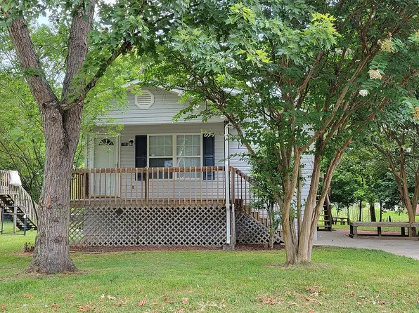 1707 Daytona Ct, Johnson City, TN 37601