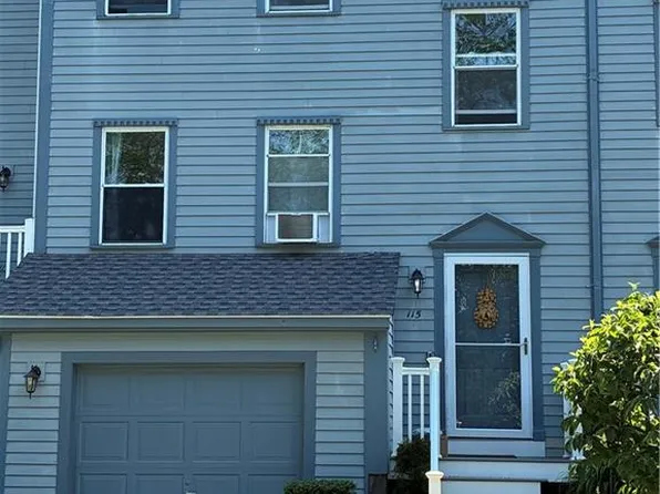 1 Willow Glen Cir APT 115, Warwick, RI 02889