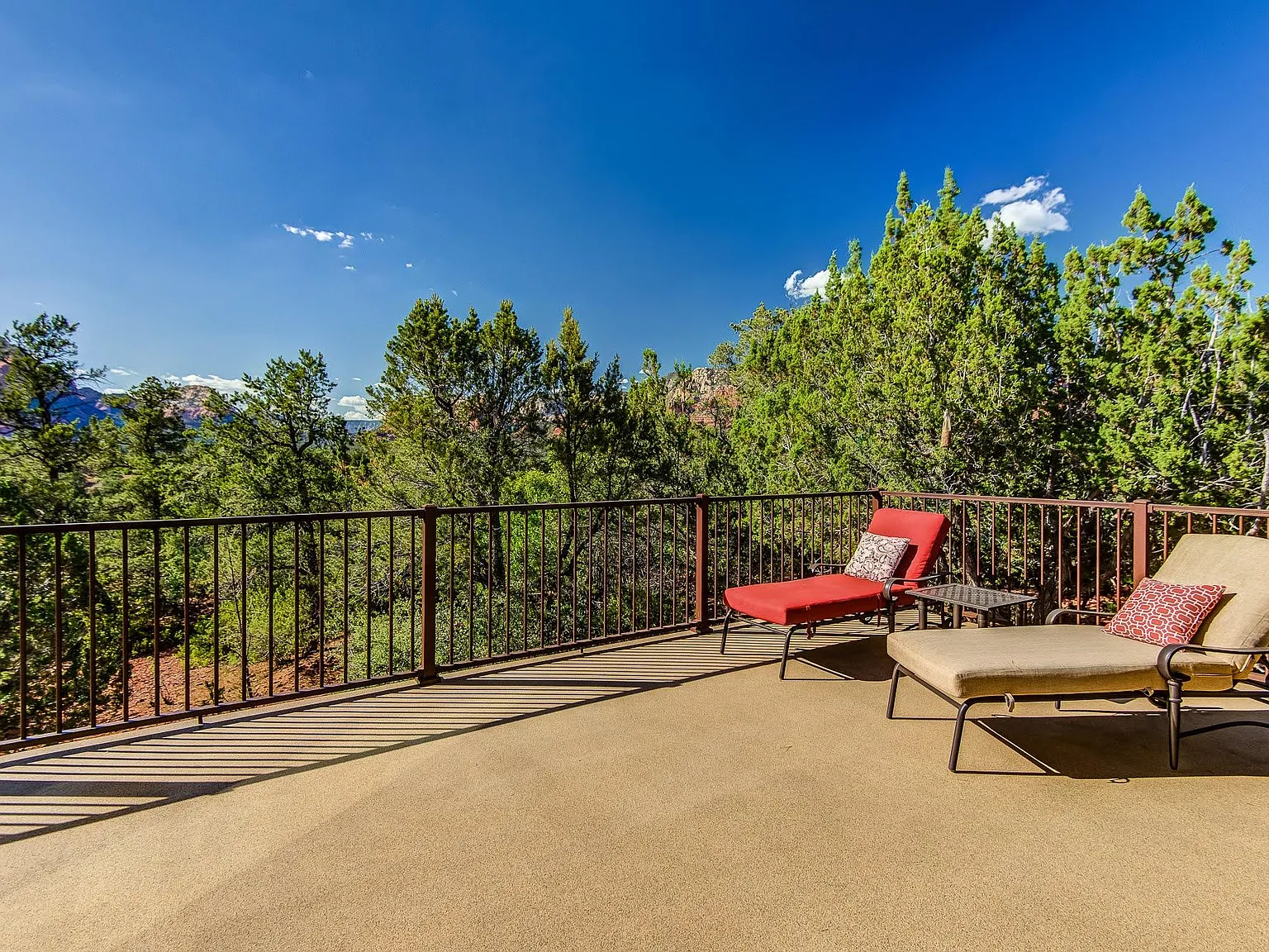 3 bed, 2233 sqft, $5,495 — Photo 4