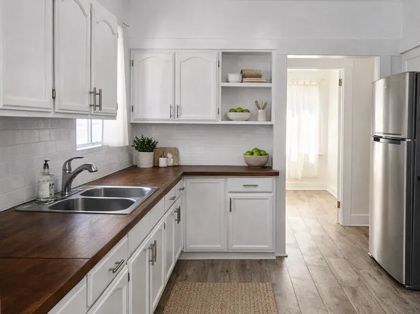 702 W 42nd St, Los Angeles, CA 90037