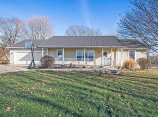 516 Michigan Trl, Lakeville, IN 46536