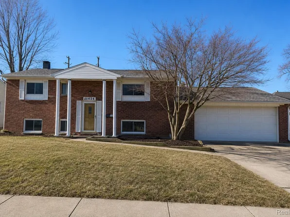 11424 Hazel Ave, Grand Blanc, MI 48439